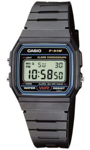 Smart lille digital ur i sort farve - Casio Classic F-91W-1YER